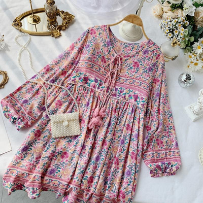 Rochie de dama actuala model lat cu cravate si model floral in rosu si roz