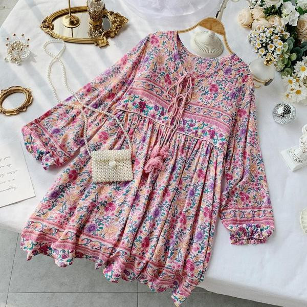 Rochie de dama actuala model lat cu cravate si model floral in rosu si roz