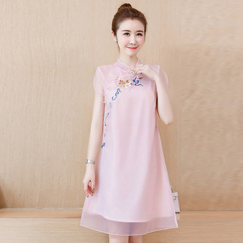 Modern női ruha két színben, hímzéssel