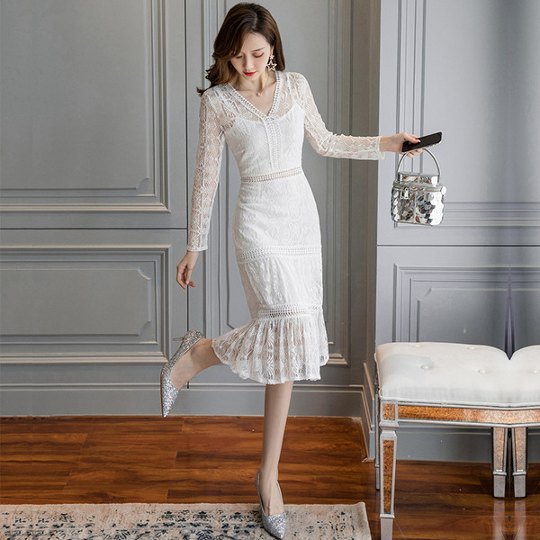 Elegáns női csipkeruha fehér és fekete színben