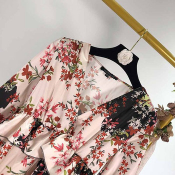 Rochie lunga de dama cu model floral si decolteu in V