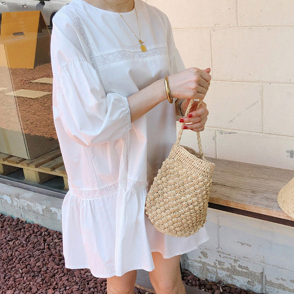 Rochie moderna de dama alb cu maneci lungi