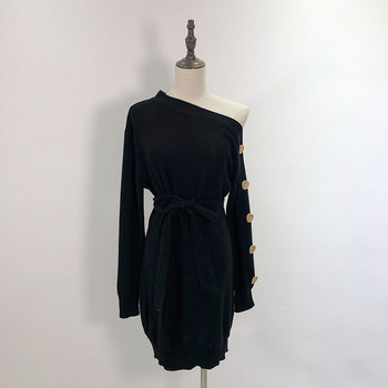 Vékony kötésből készült, gombos női ruha