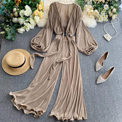 Set actual pentru femei din două părți - o bluză scurtă și pantaloni largi în diferite culori