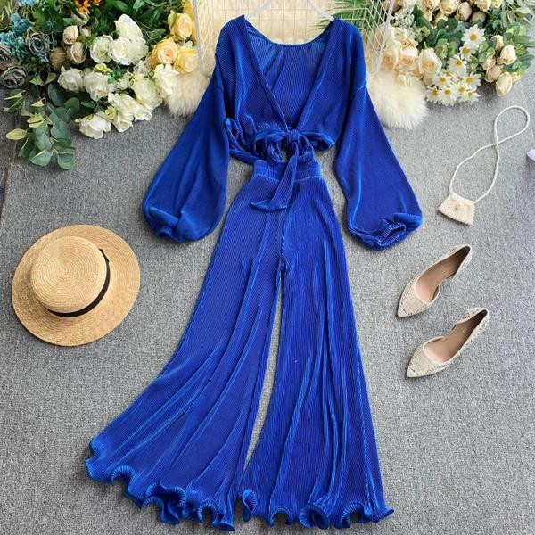 Set actual pentru femei din două părți - o bluză scurtă și pantaloni largi în diferite culori