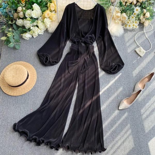 Set actual pentru femei din două părți - o bluză scurtă și pantaloni largi în diferite culori