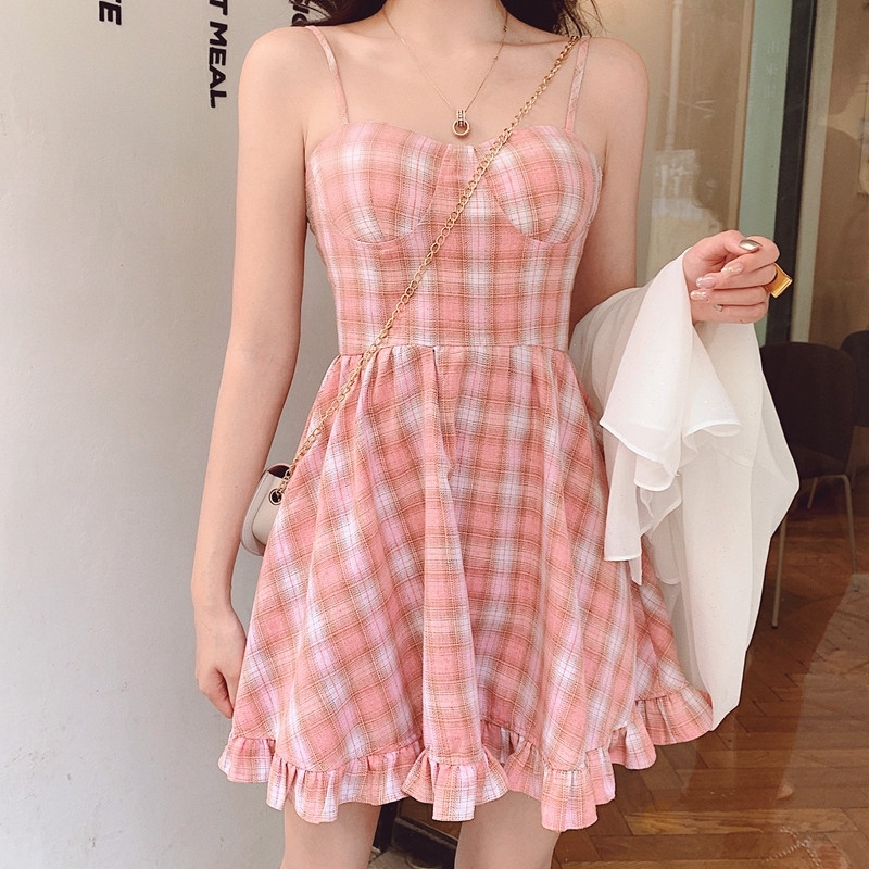 Rochie de dama moderna in carouri de culoare roz - model croiat