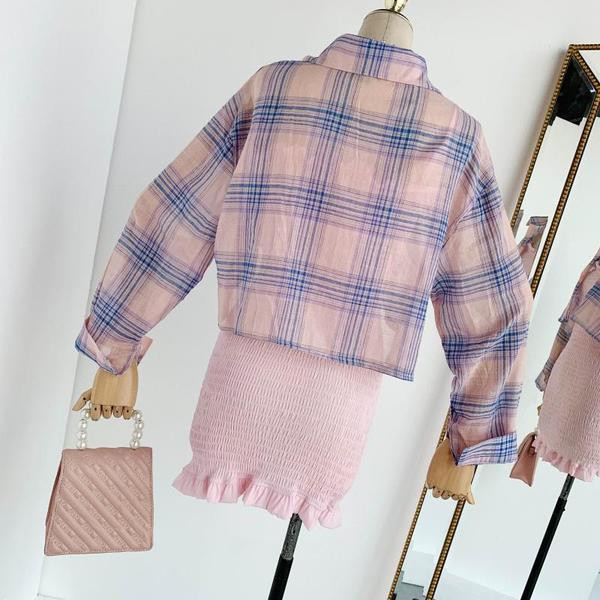 Modern női szett, rugalmas ruhával és kockás inggel több színben
