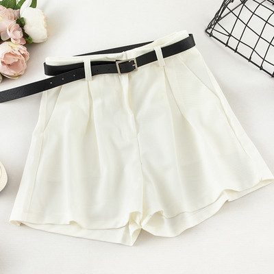 Pantaloni scurți moderni de damă în gri, alb și negru cu curea