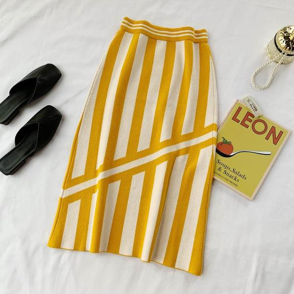 Fusta de dama in dungi cu talie inalta in negru, rosu si galben