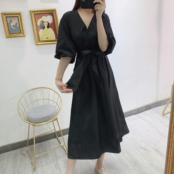 Női ruha V - nyakkivágással és 3/4 ujjú - szabású modell