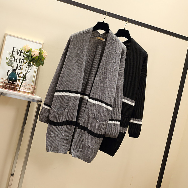 Vestă lungă de damă cu buzunare de culoare gri și negru