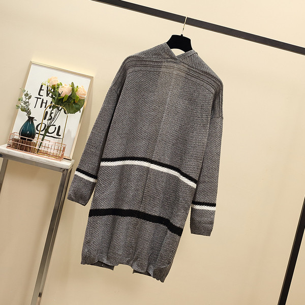 Vestă lungă de damă cu buzunare de culoare gri și negru