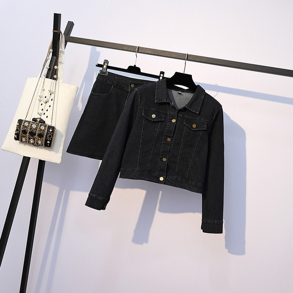 Set de denim de damă care include jachetă și fustă de culoare neagră