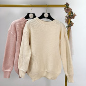 Ovális nyakkivágású pulóver két színben