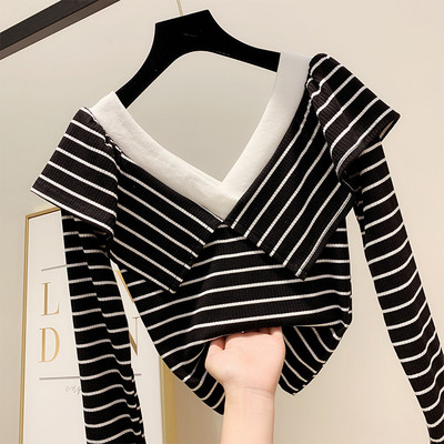 Bluză de damă actuală cu decolteu în V