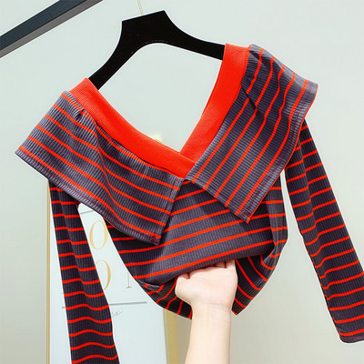 Bluză de damă actuală cu decolteu în V