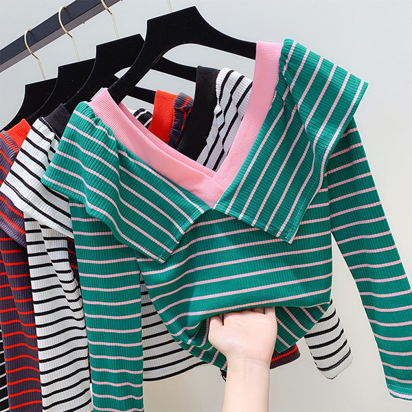 Bluză de damă actuală cu decolteu în V