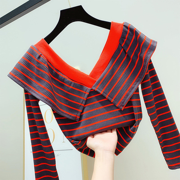 Bluză de damă actuală cu decolteu în V