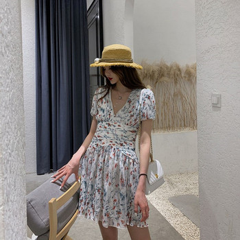 Női modern rövid ruha virágmintával
