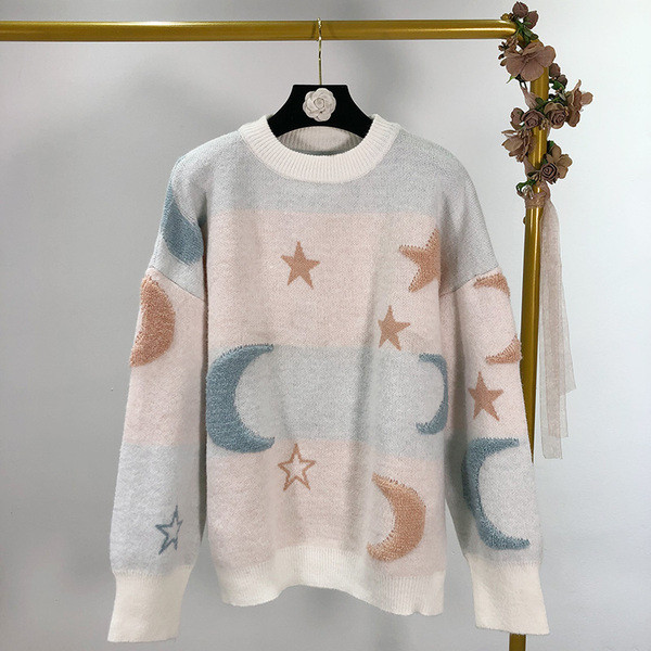 Pulover de dama in trei culori si aplicatie