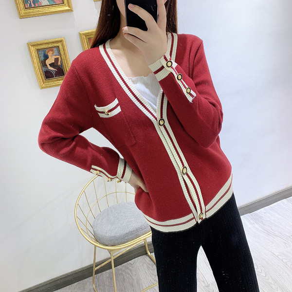 Cardigan de dama din tricotat subtire cu nasturi