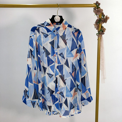 Cămașă de damă cu guler clasic în roz și albastru și model cu model