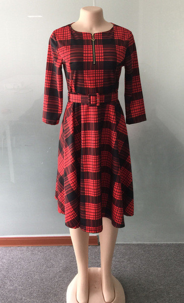 Rochie elegantă de damă, cu mâneci 3/4 și decolteu în V, de culoare roșie