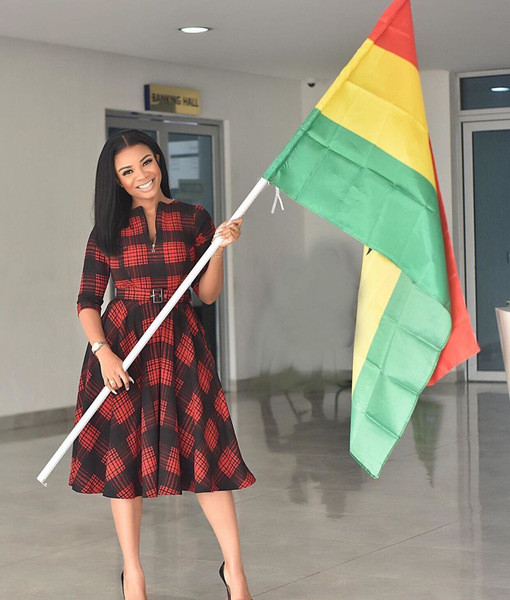 Rochie elegantă de damă, cu mâneci 3/4 și decolteu în V, de culoare roșie