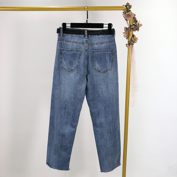 Blugi de dama cu curea si motiv rupt - model larg