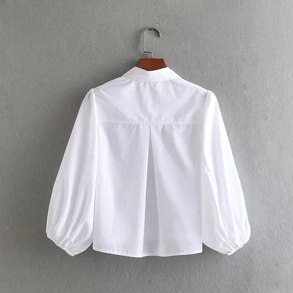 Camasa dama model asimetric in culoarea alba