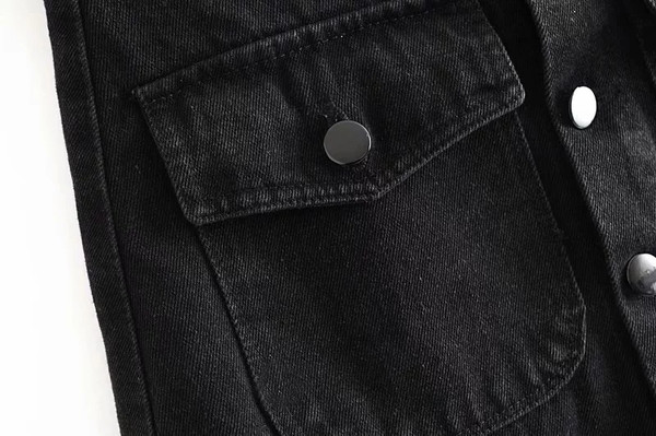 Fusta neagra eleganta de dama cu nasturi in negru