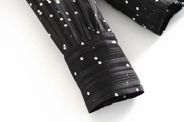 Modern női blúz fekete szalaggal