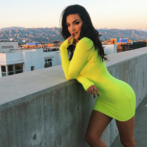 Modern női ruha hosszú ujjal, három színben