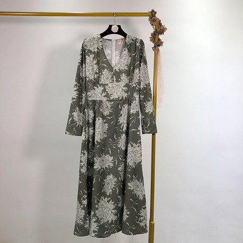 Rochie de dama cu decolteu in V si maneci lungi - model decupat