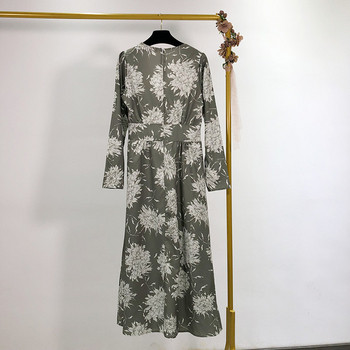 Rochie de dama cu decolteu in V si maneci lungi - model decupat