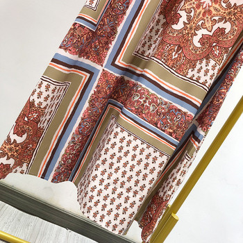 Rochie de dama cu decolteu in V si maneci lungi cu model cu model