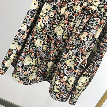 V-nyakú, rövid ujjú női ruha