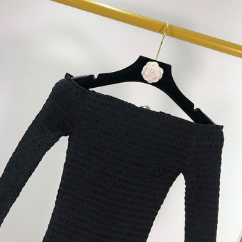 Rochie de dama neagra cu umerii goi - tesatura elastica