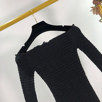 Rochie de dama neagra cu umerii goi - tesatura elastica