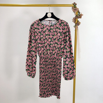 Női ruha hosszú ujjal és elasztikus anyaggal