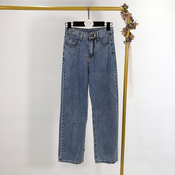 Blugi de damă cu curea - un model larg în albastru