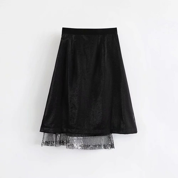 Stílusos, fényes hatású női szoknya fekete színben