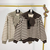 Csíkos női pulóver kapucnival