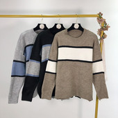 Női pulóver ovális nyakkivágással, három színben