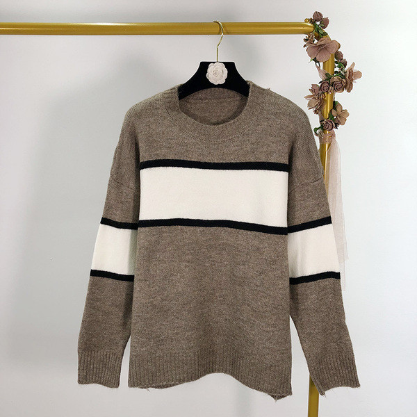 Női pulóver ovális nyakkivágással, három színben