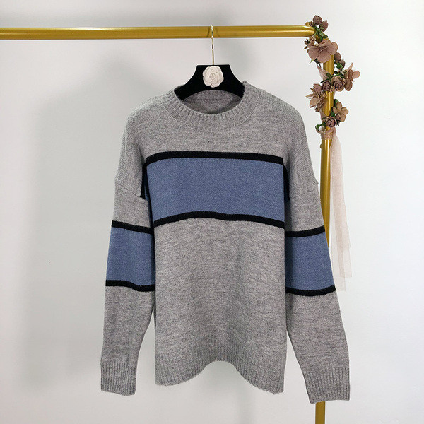 Női pulóver ovális nyakkivágással, három színben