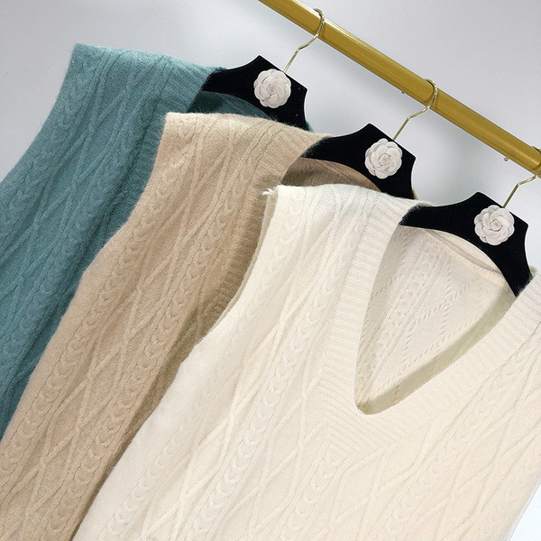 Női kötött mellény három színben