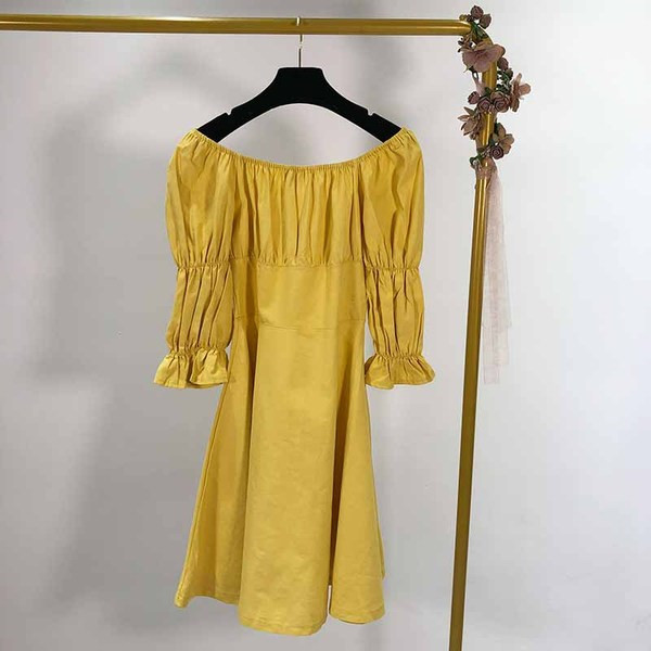 Rochie de dama cu umerii goi si maneci 3/4