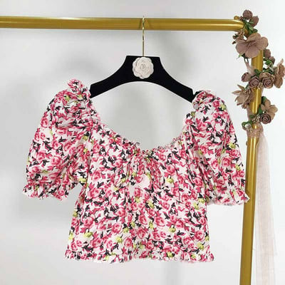 Bluza scurta de dama cu model floral si umerii goi